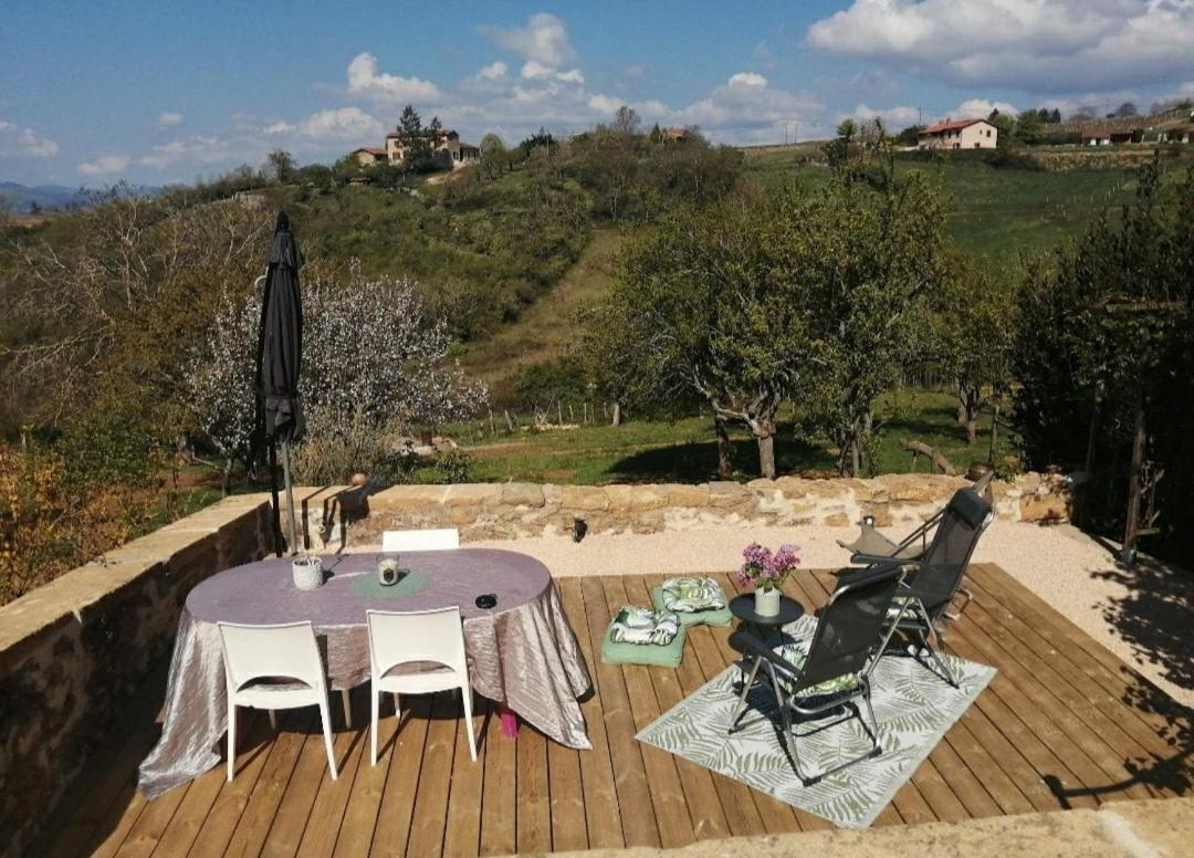 Une Evasion Dans Les Pierres Dorees Moire Zewnętrze zdjęcie